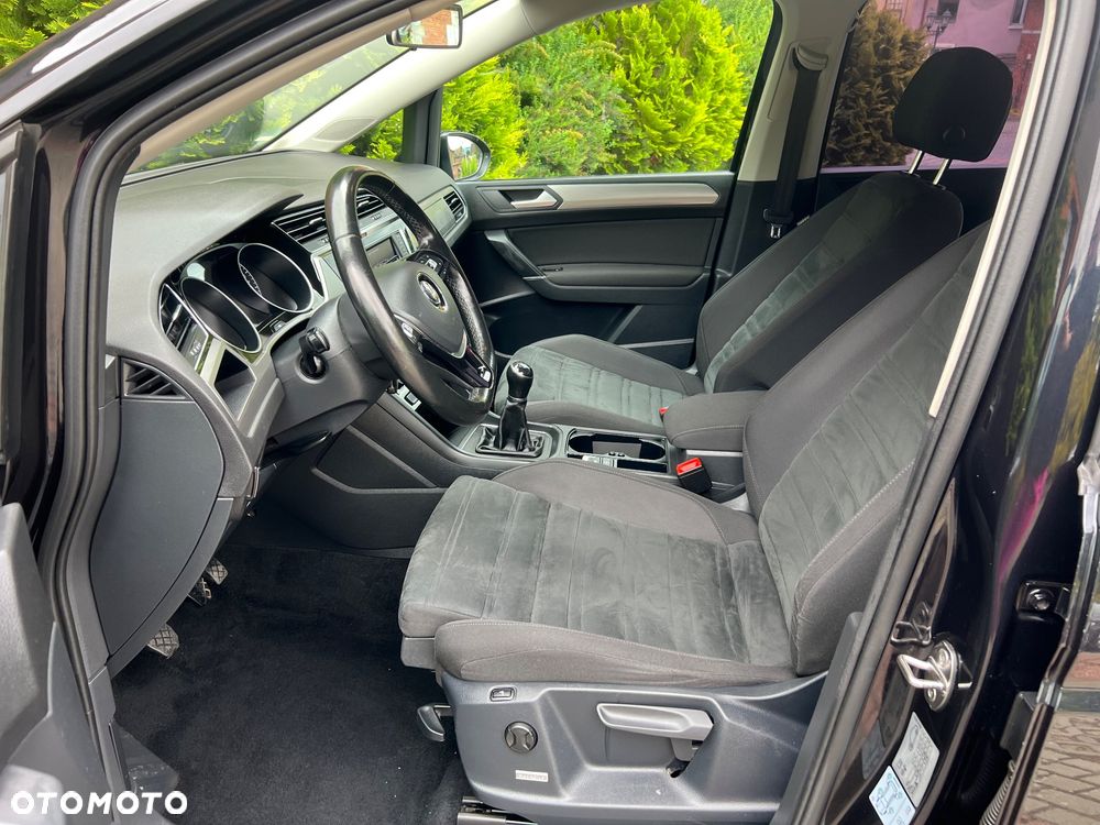 Volkswagen Touran - 16
