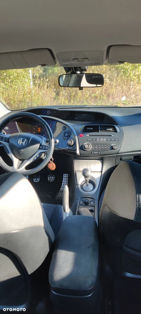 Honda Civic 1.8 Sport - 10