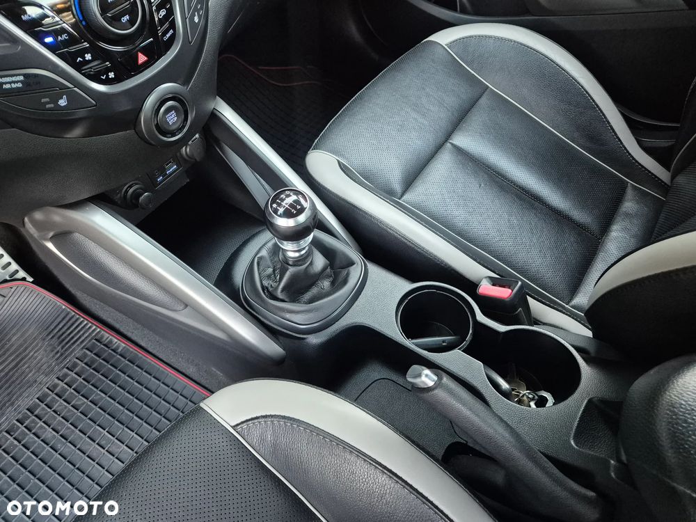 Hyundai Veloster - 18