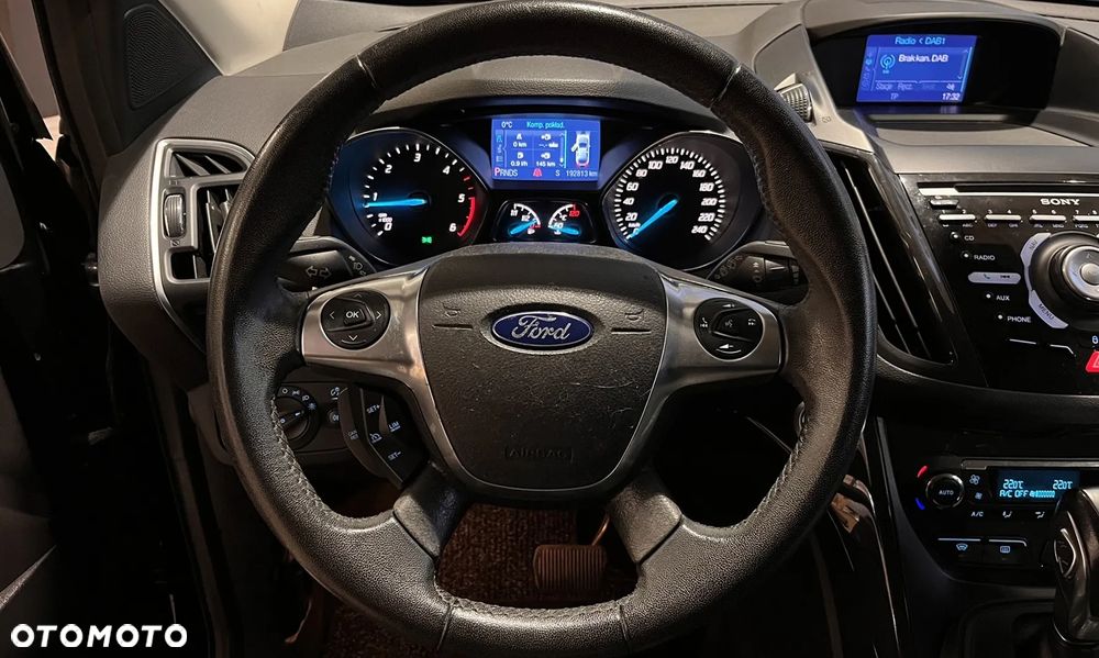 Ford Kuga 2.0 TDCi 4x4 Titanium - 12