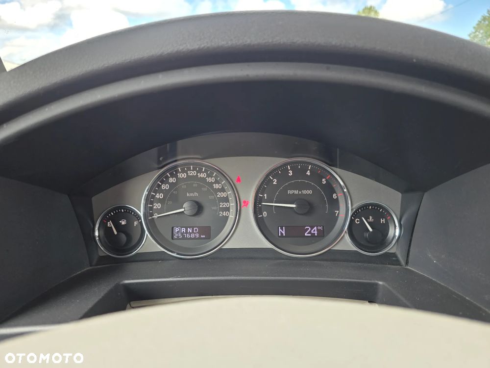 Jeep Commander 3.0 CRD Overland - 15