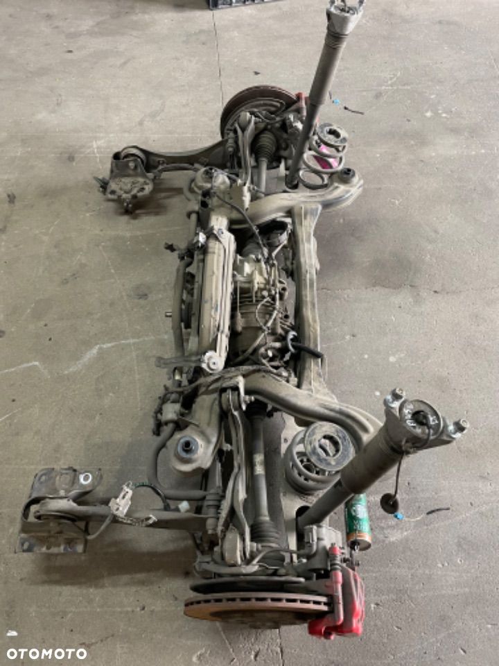 mercedes CLA 118 A177 AMG wahacz Piasta  amortyzator drazek tylne tylny - 1