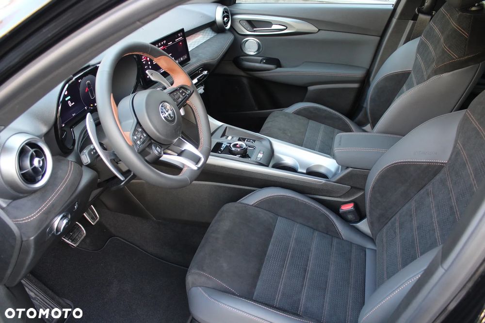 Alfa Romeo Tonale 1.5 T4 GSE mHEV Intensa DCT - 15