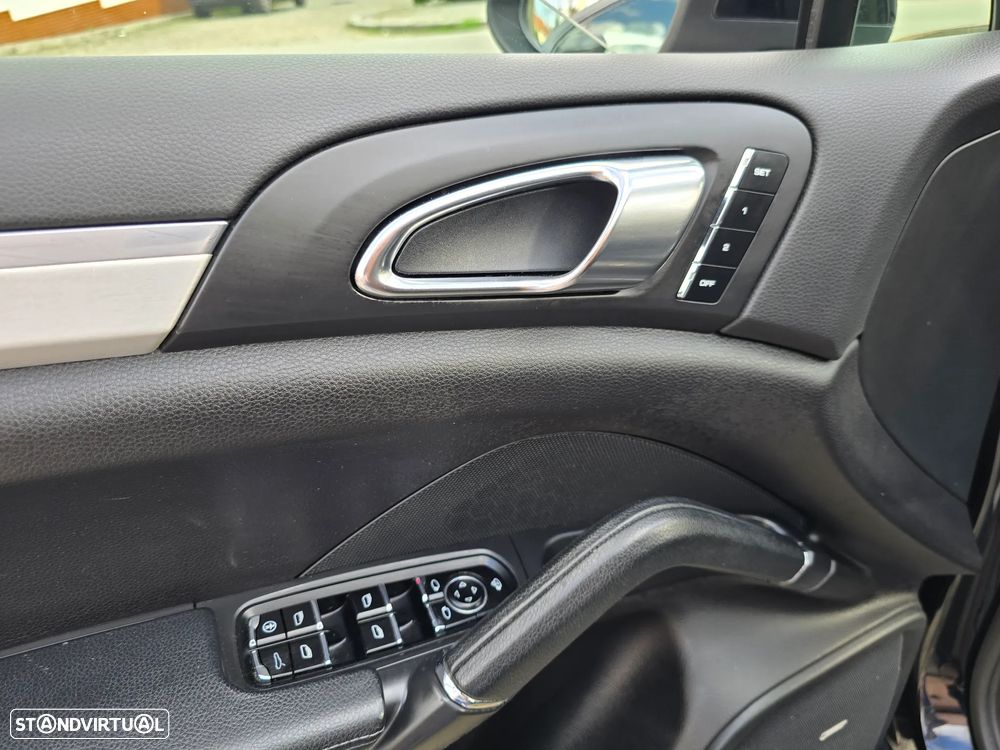 Porsche Cayenne II - 18