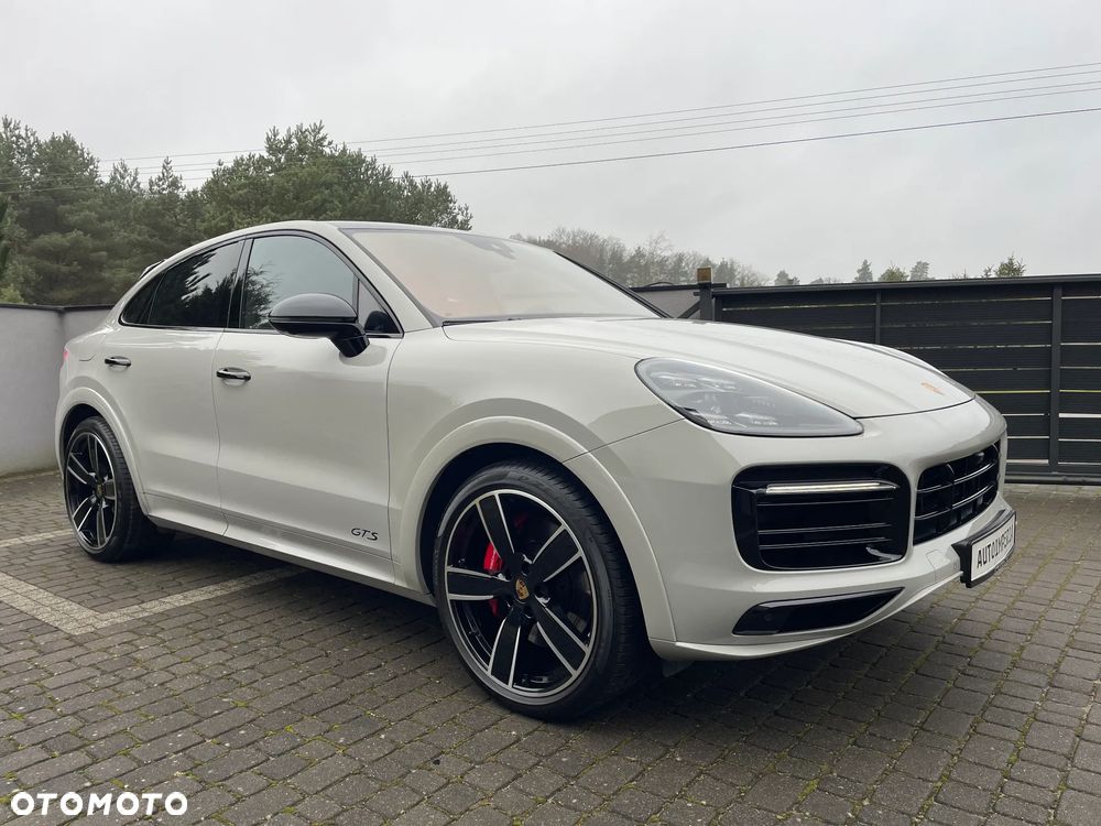 Porsche Cayenne - 1