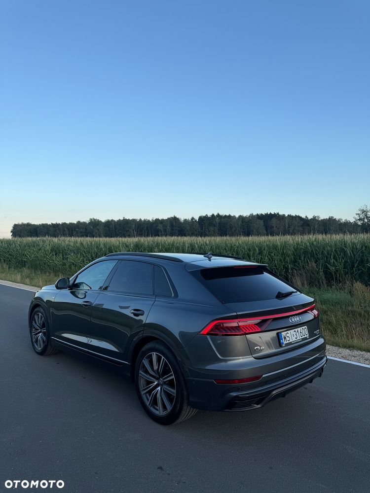 Audi Q8 - 8