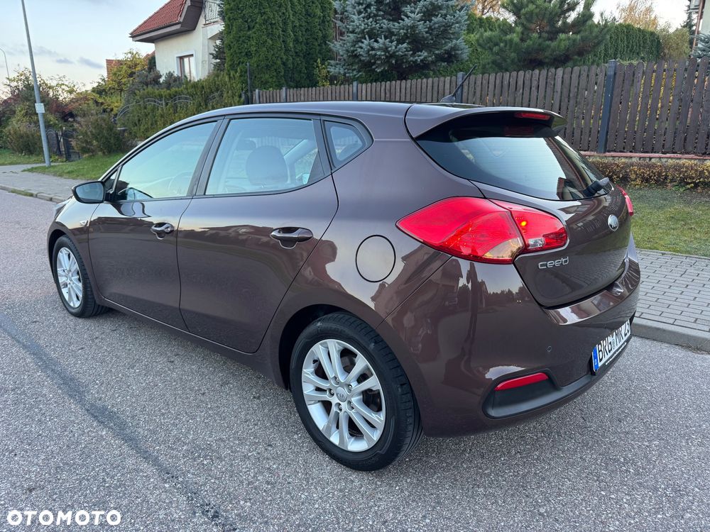 Kia Ceed 2012 photo 5