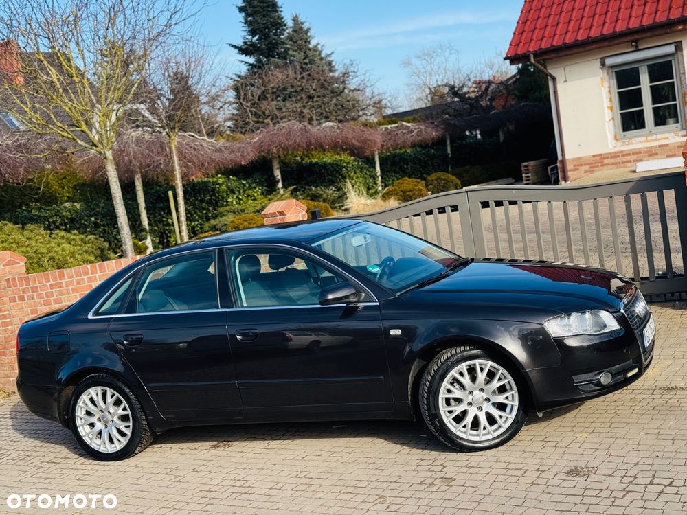 Audi A4 Limousine - 11