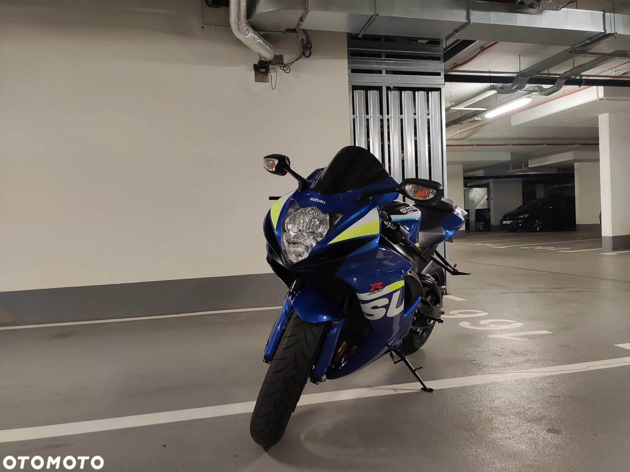 Suzuki GSX-R - 6