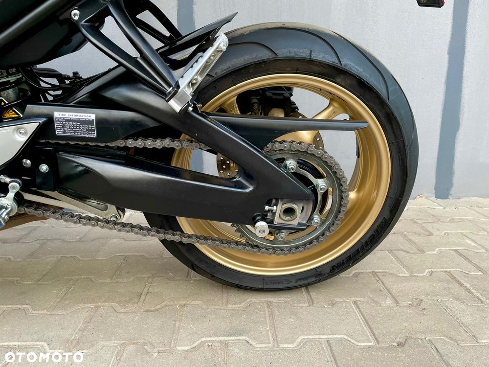Yamaha FZ8 - 12