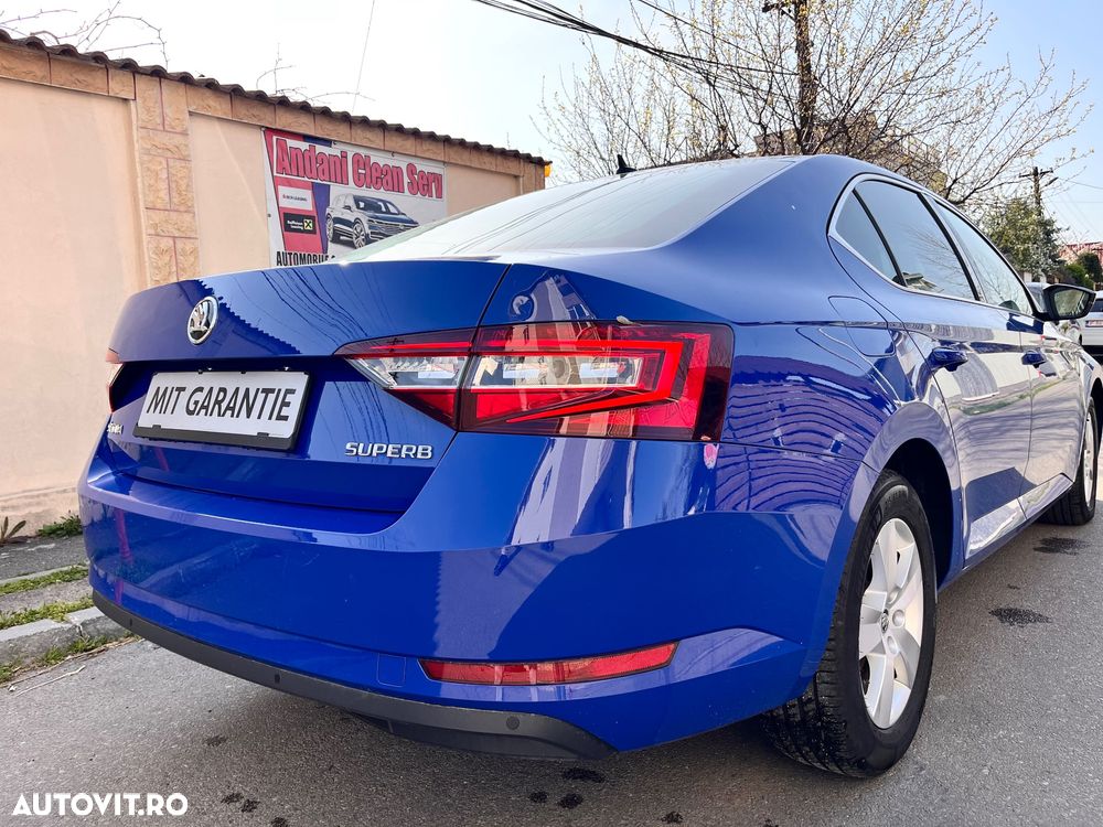 Skoda Superb 2.0 TDI DSG Sportline - 8