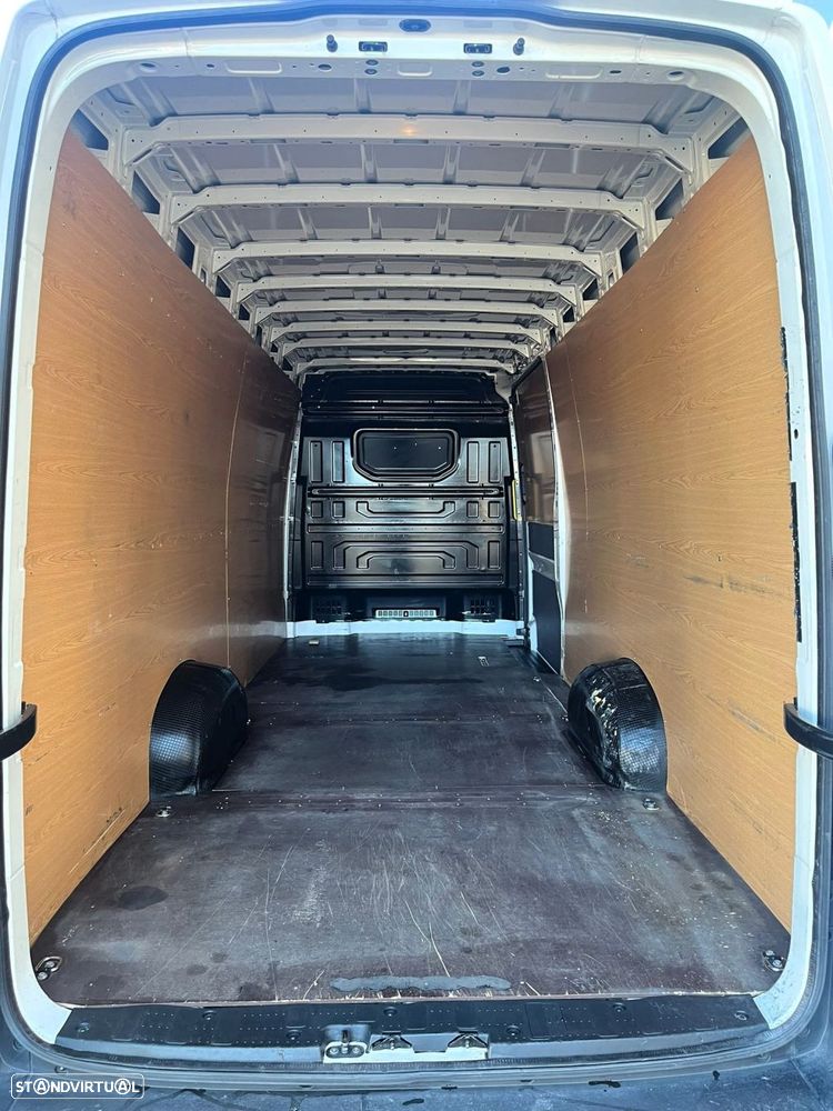 VW Crafter 35 2.0 TDI L5H3 Super Longo Tecto Alto - 24