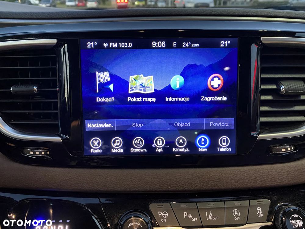 Chrysler Pacifica - 17