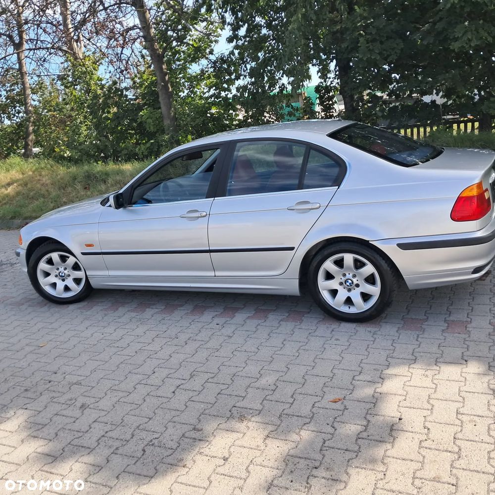 BMW Seria 3 325xi Edition Exclusive - 15
