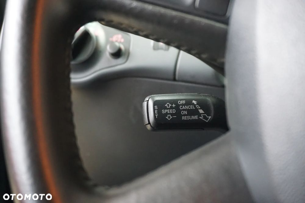 Audi A4 Avant 2.0 TDI DPF Ambiente - 25