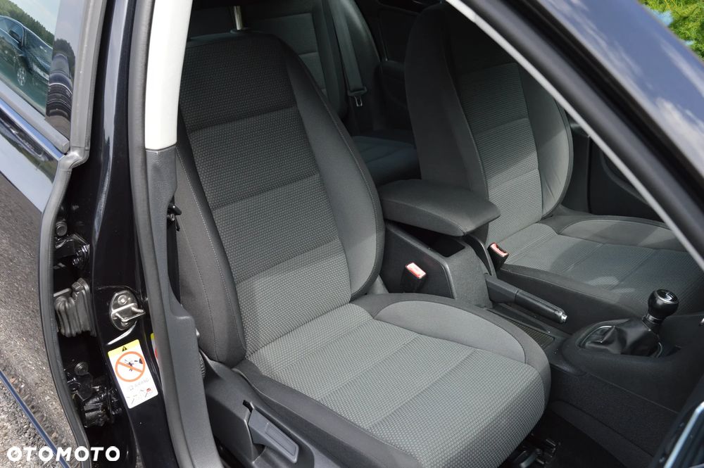 Volkswagen Golf - 20