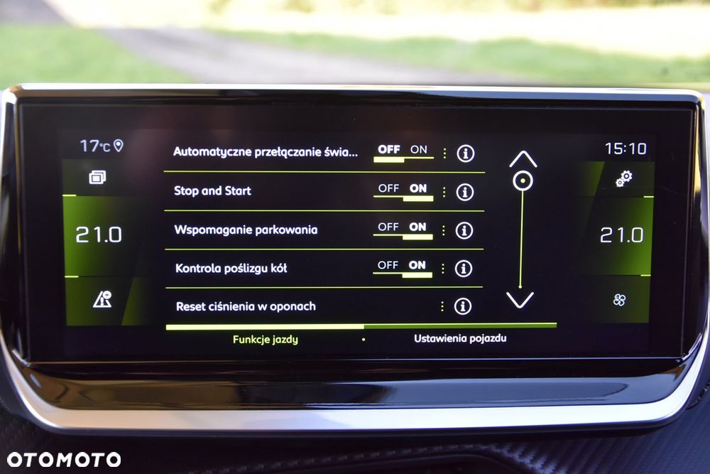 Peugeot 2008 PureTech 130 EAT8 GT - 28