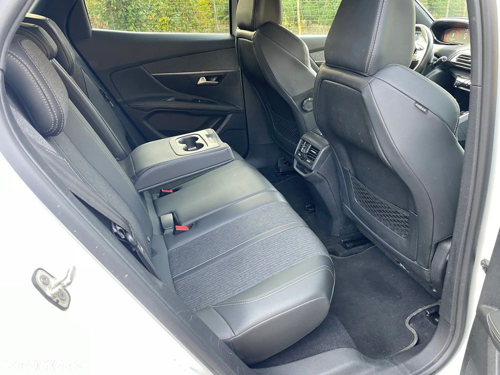 Peugeot 3008 1.6 PureTech GPF GT Line S&S EAT8 - 31