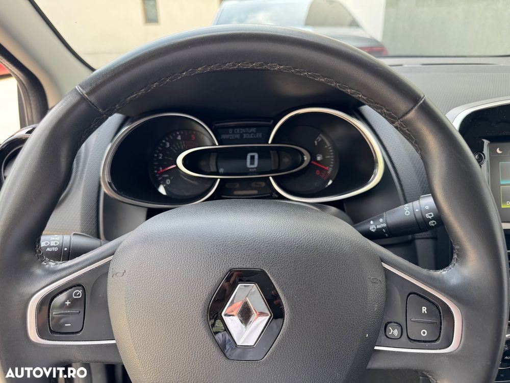 Renault Clio - 10