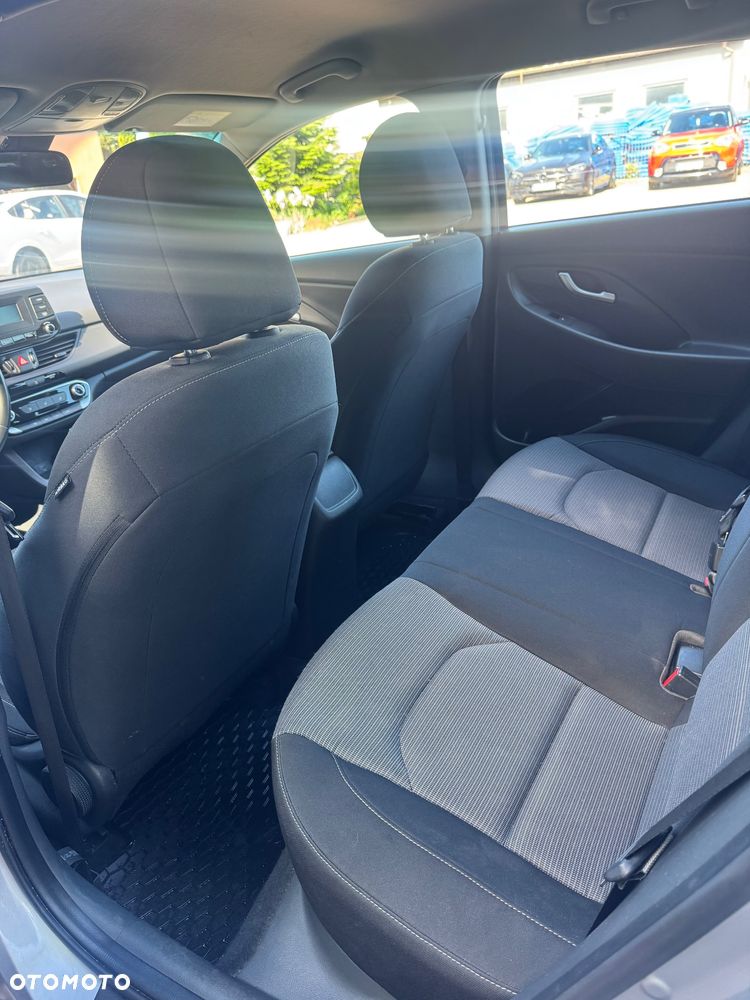 Hyundai i30 1.5 DPI Classic + - 9
