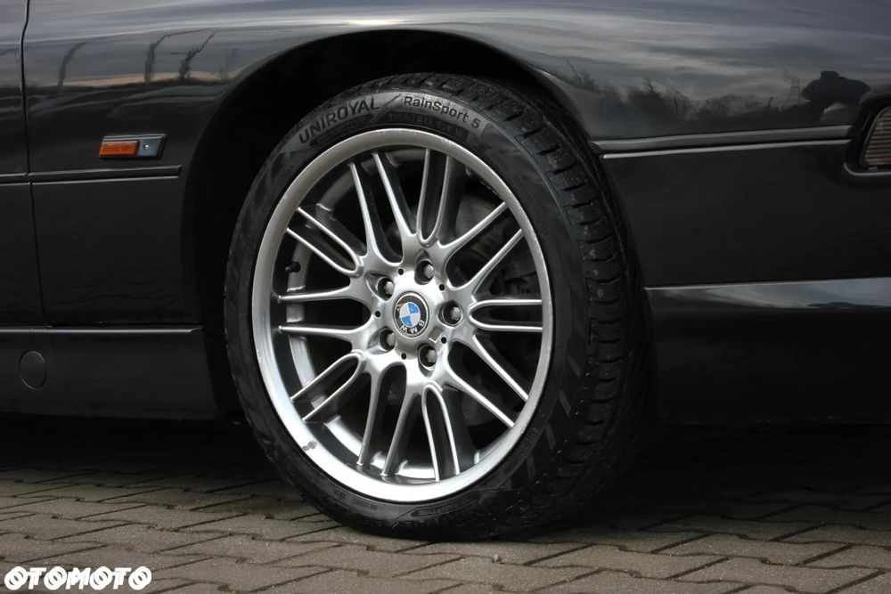 BMW Seria 8 - 12