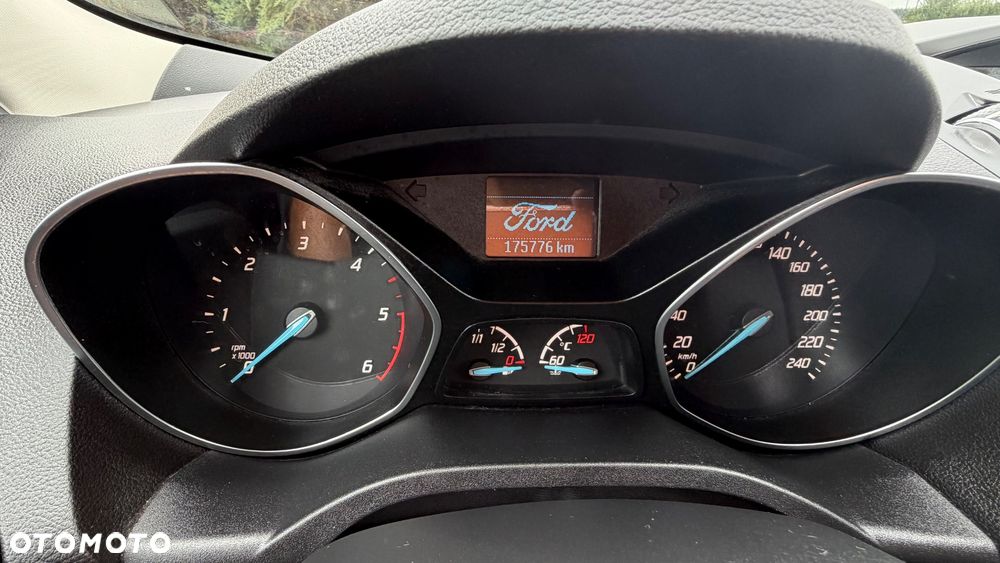 Ford Kuga - 36