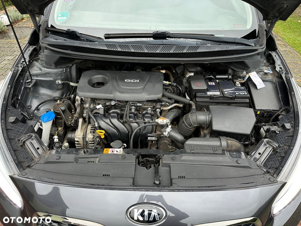 Kia Ceed 1.6 GDI ISG Dream-Team Edition - 9