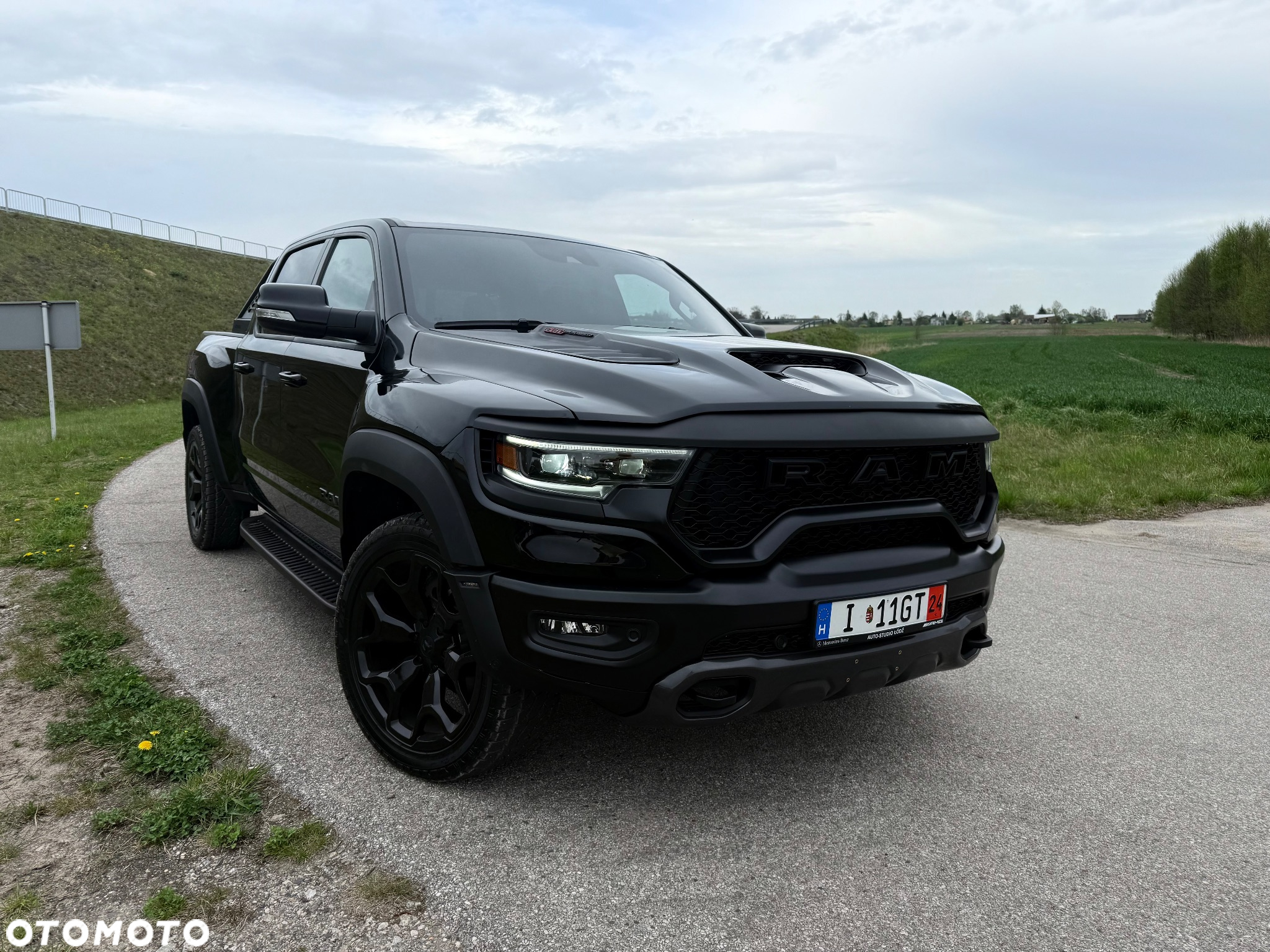 Dodge RAM TRX - 2