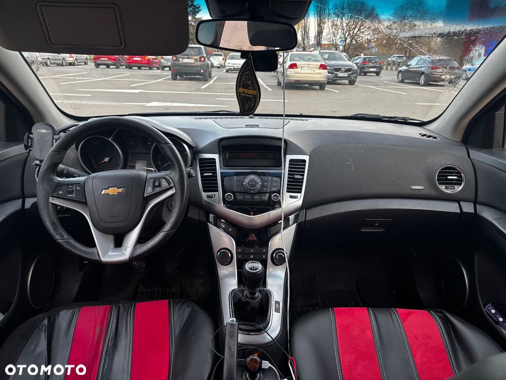 Chevrolet Cruze 1.8 LS+ - 10