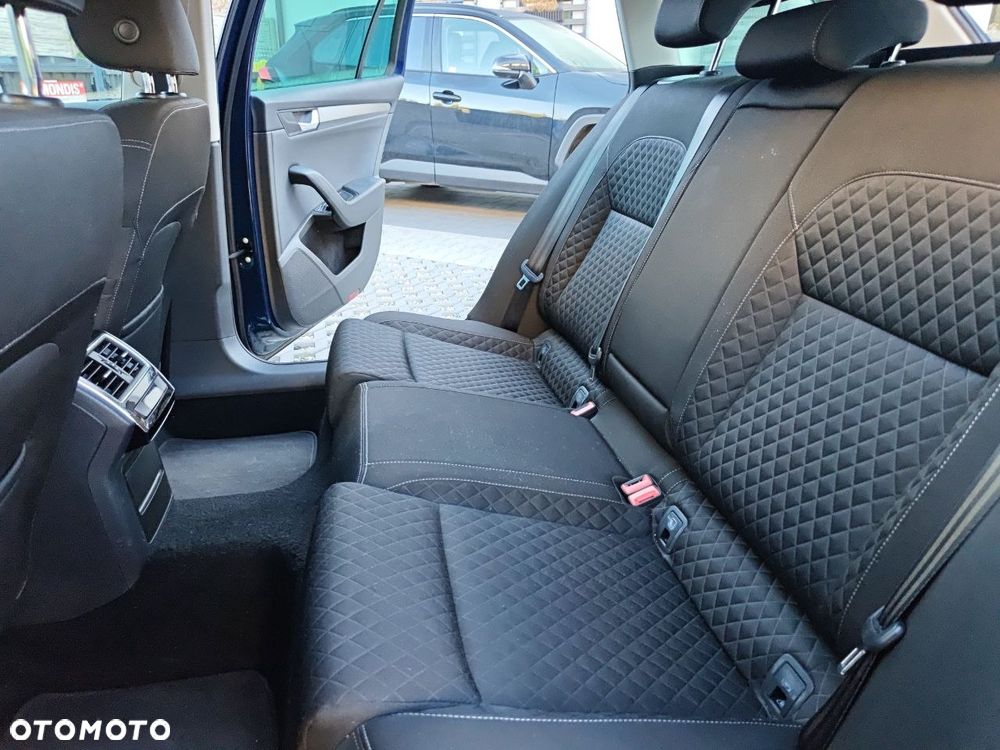 Skoda Superb 2.0 TDI Premium Edition - 24