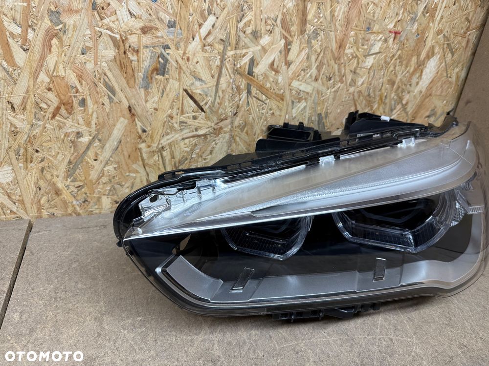 LAMPA REFLEKTOR LEWA PRZEDNIA PRZÓD LED BMW X1 F48 7495003 - 7