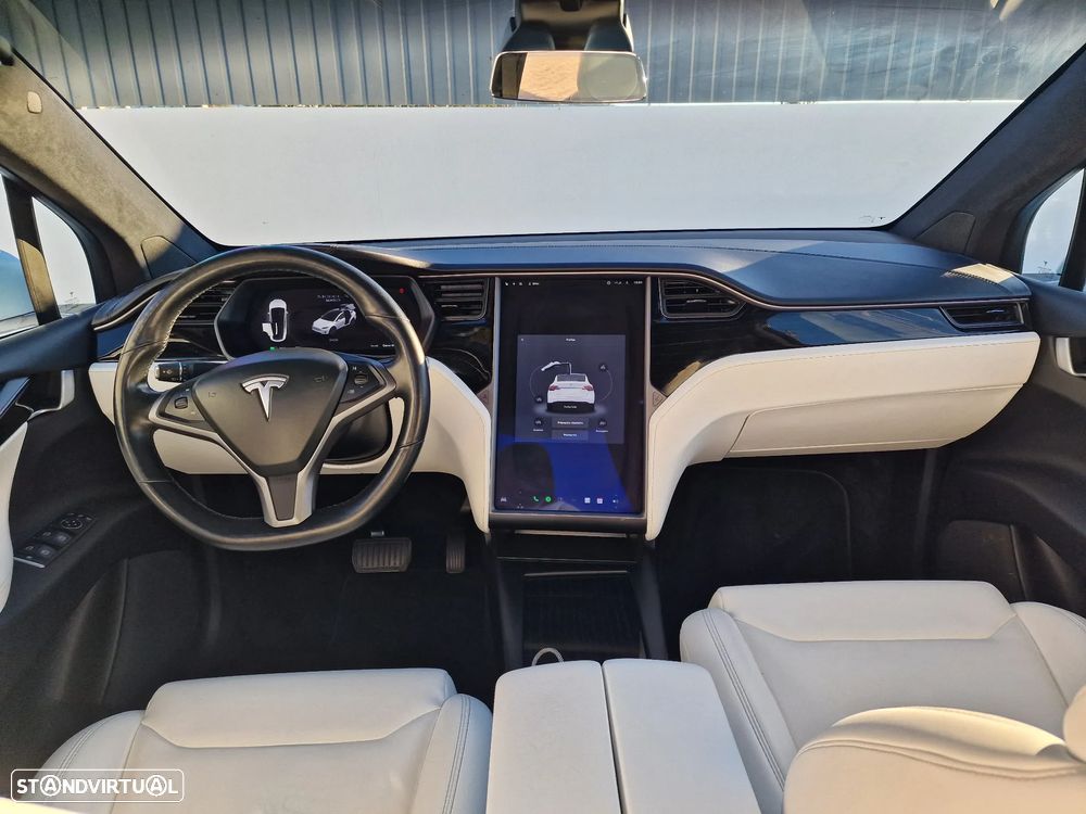 Tesla Model X 100D - 17