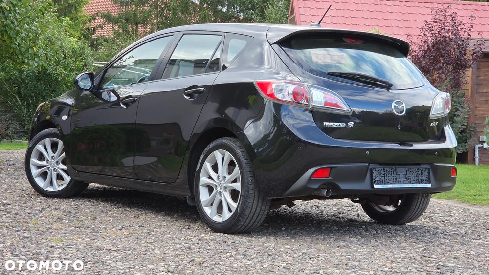 Mazda 3 1.6 Active + - 5