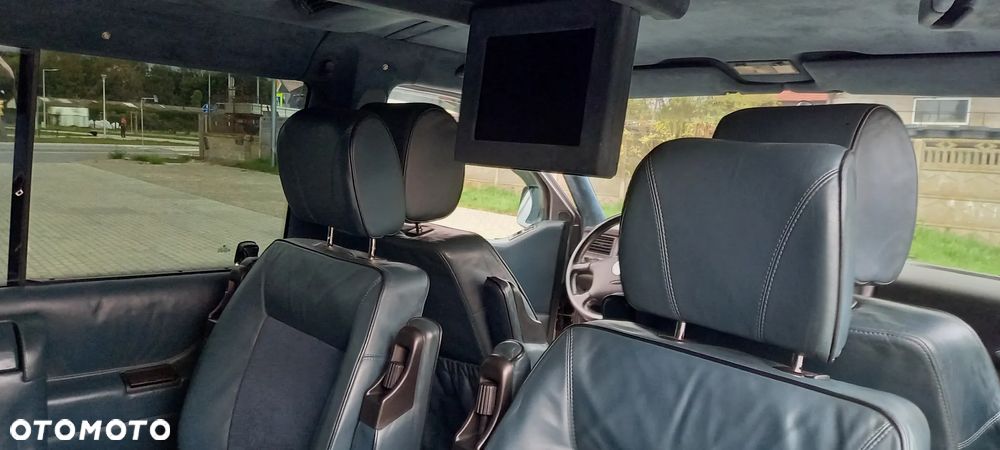 Volkswagen Caravelle - 32