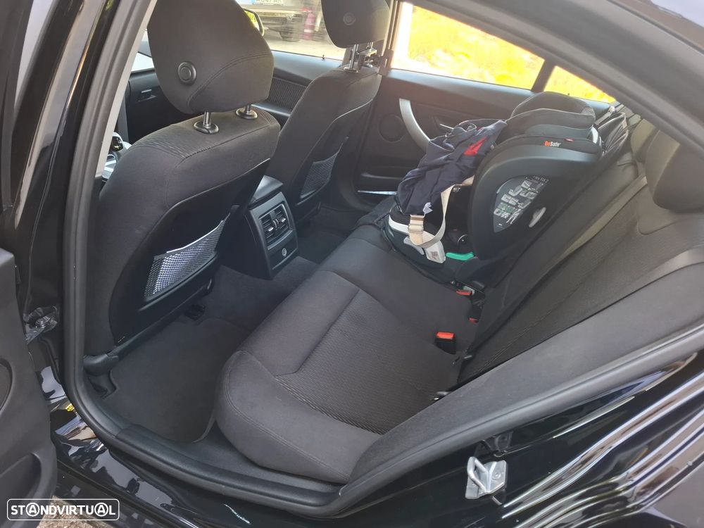 BMW 330 - 19