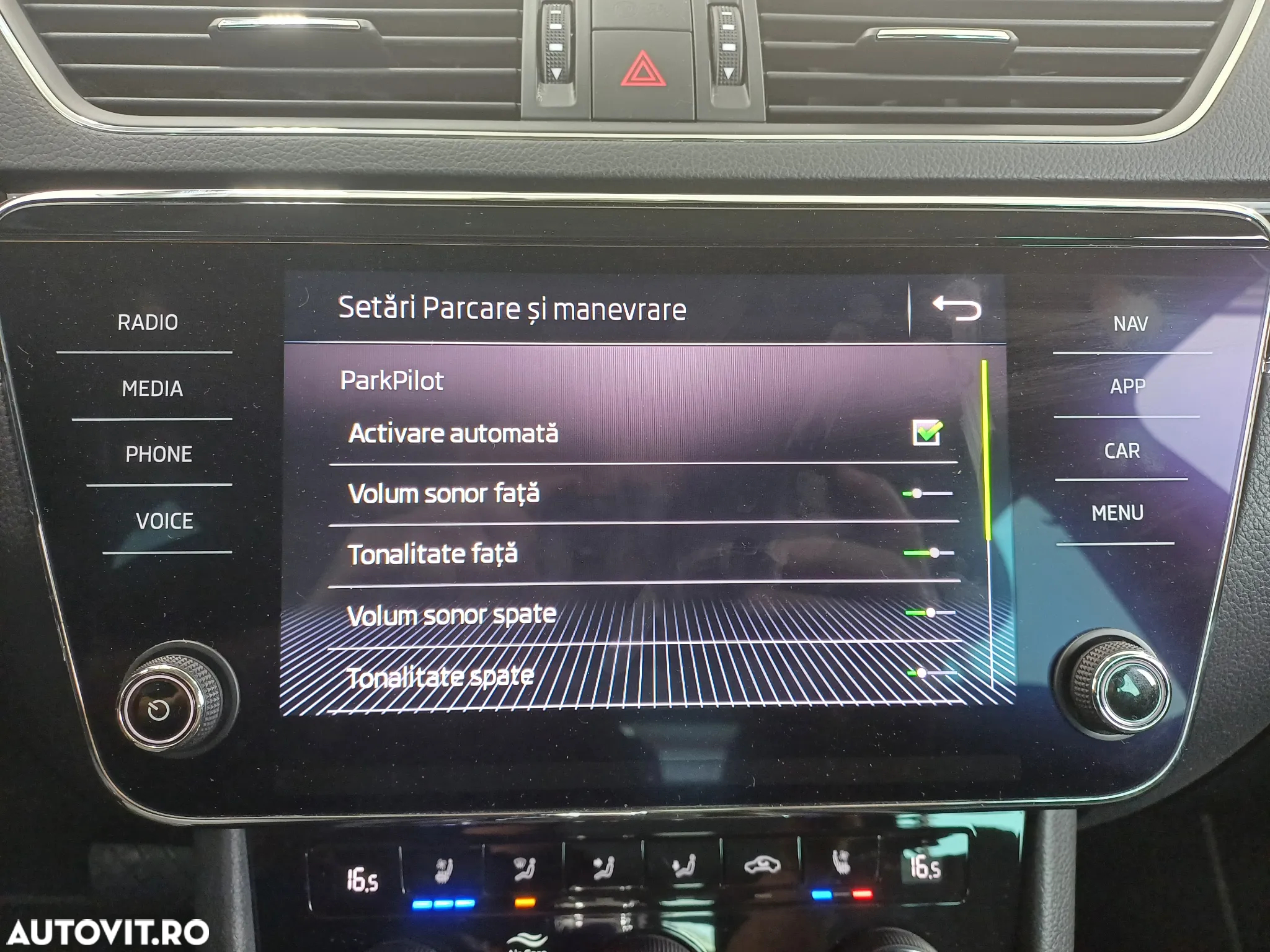 Skoda Superb Combi 2.0 TDI 4X4 DSG Laurin & Klement - 20