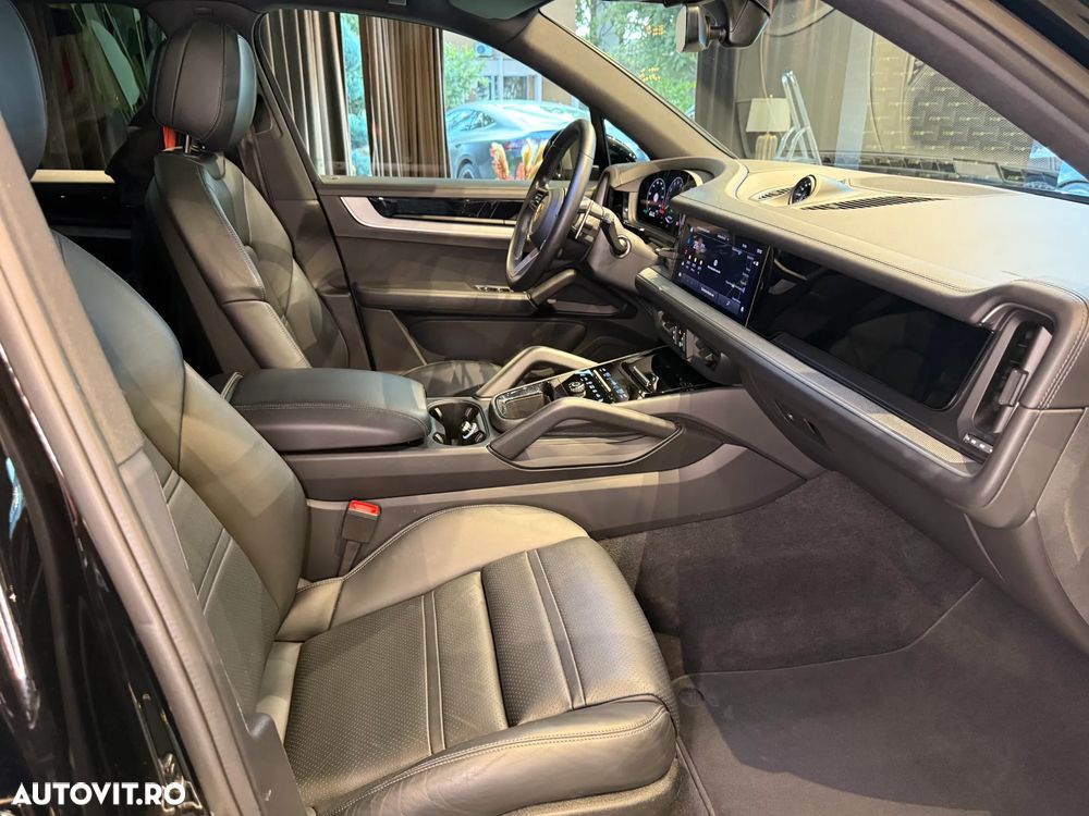 Porsche Cayenne - 25