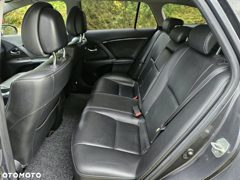 Toyota Avensis 2.0 Executive - 22