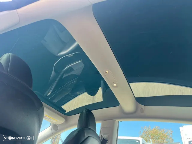 Tesla Model 3 - 14