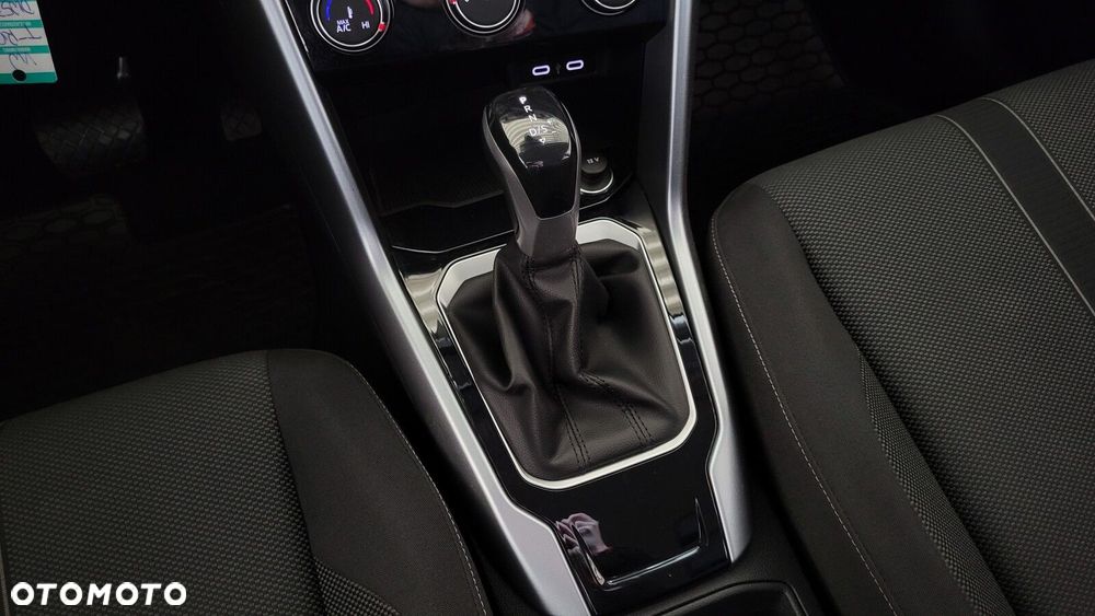 Volkswagen T-Roc - 28