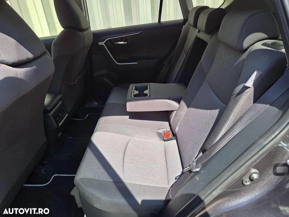 Toyota RAV4 - 10