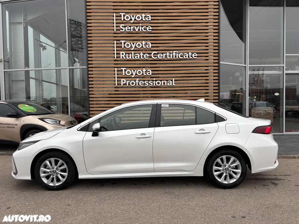 Toyota Corolla 1.8 Hybrid Business Edition - 4