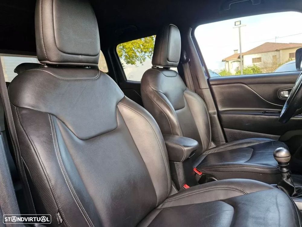Jeep Renegade 1.0 T Limited - 21