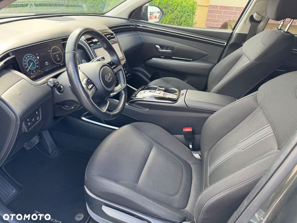 Hyundai Tucson 1.6 T-GDi HEV Executive 2WD - 13