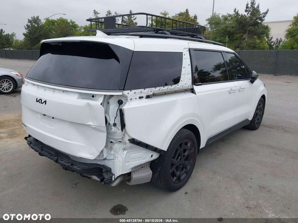 Kia Carnival - 7