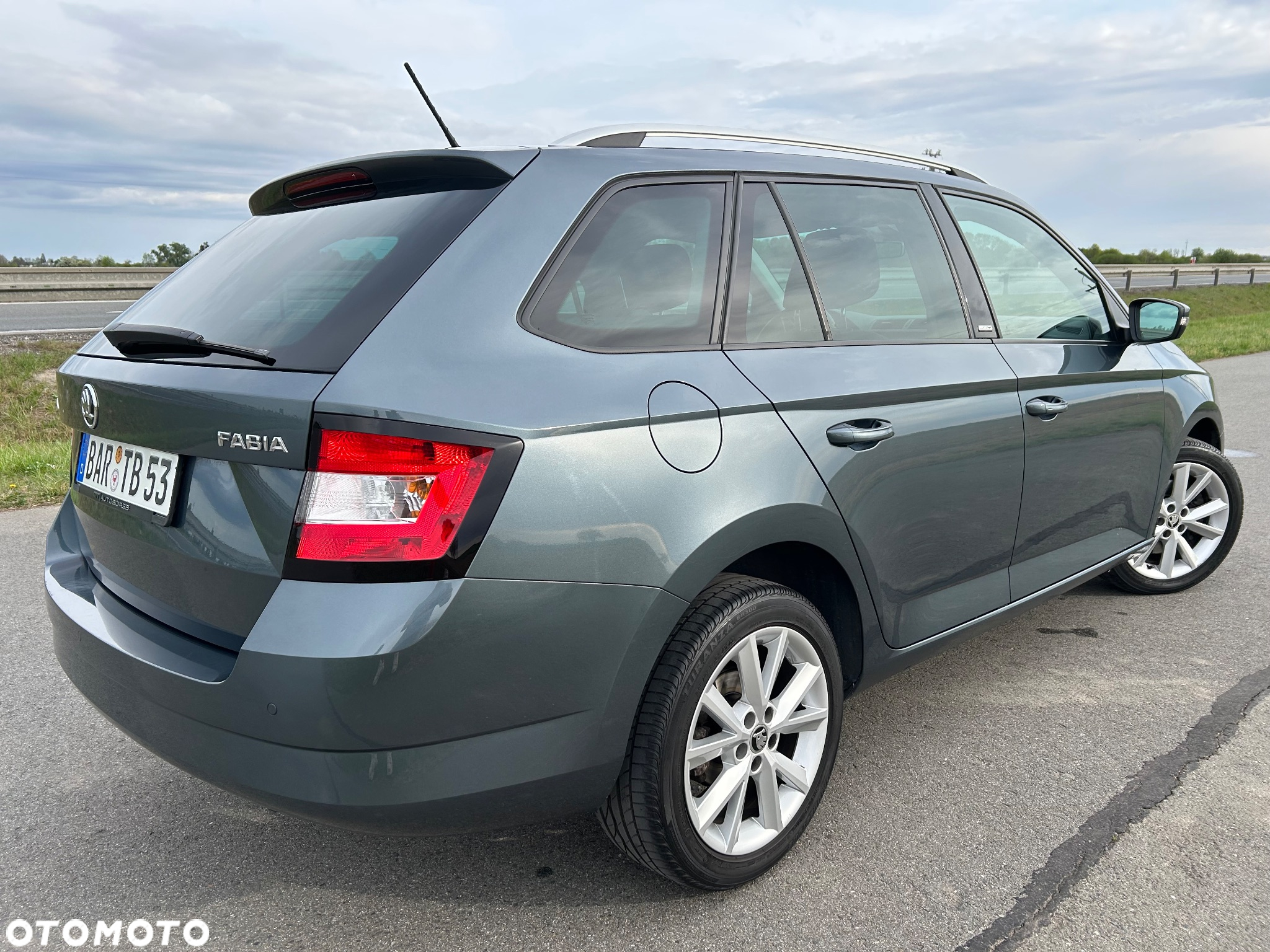 Skoda Fabia 1.2 TSI DSG Joy - 35