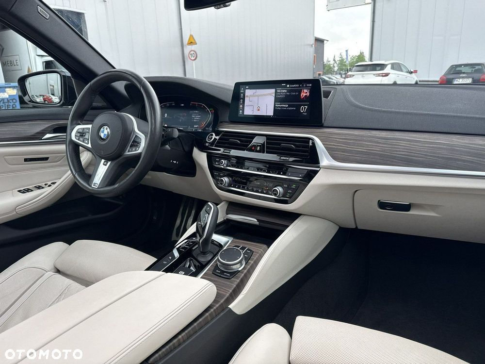 BMW Seria 5 520d xDrive M Sport sport - 22