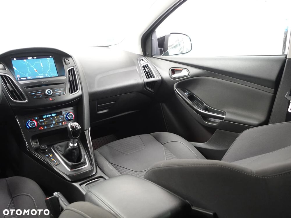 Ford Focus 1.0 EcoBoost Edition - 36