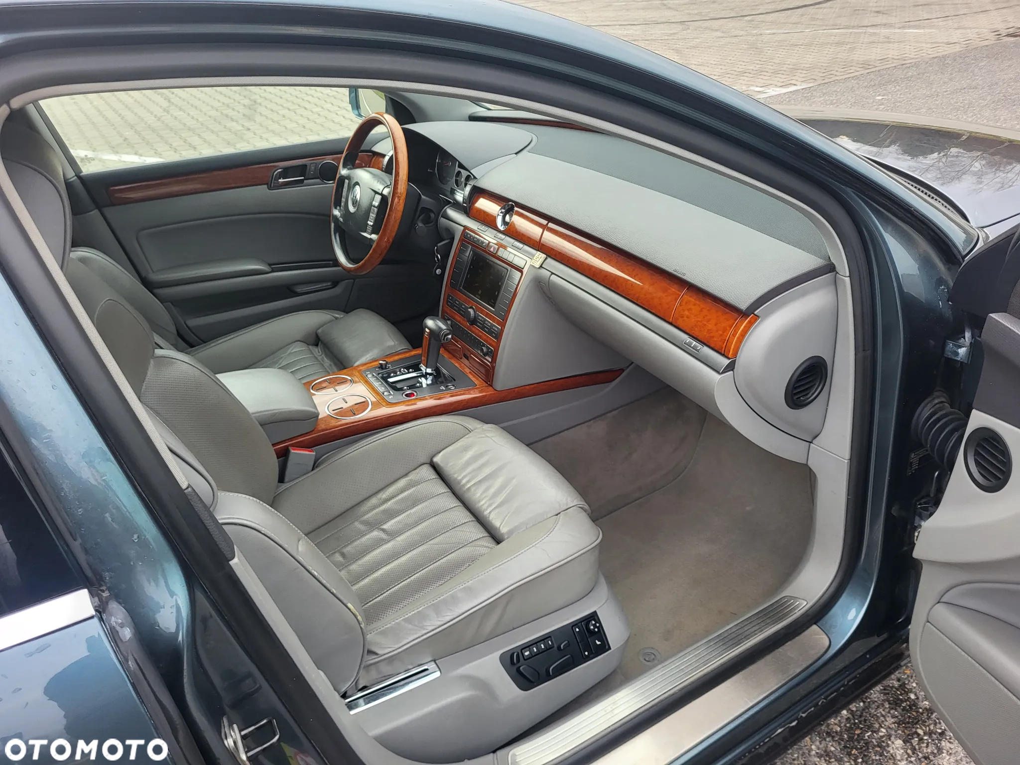 Volkswagen Phaeton 3.0 V6 TDI 4Mot (5 os.) - 24