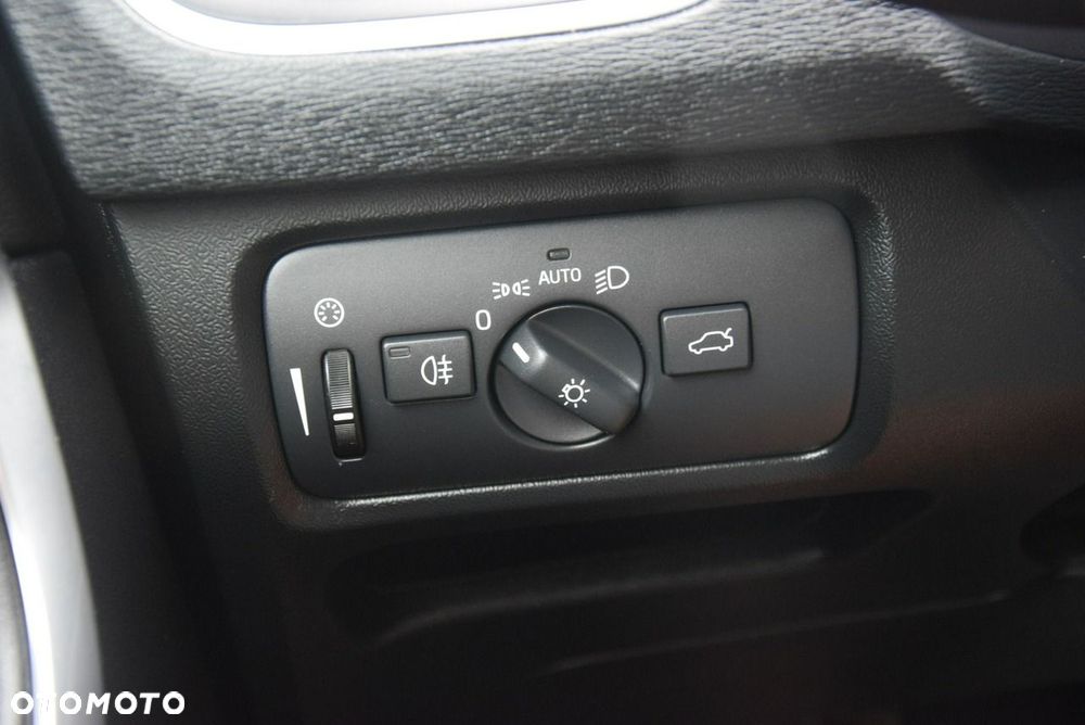 Volvo V40 D2 - 35
